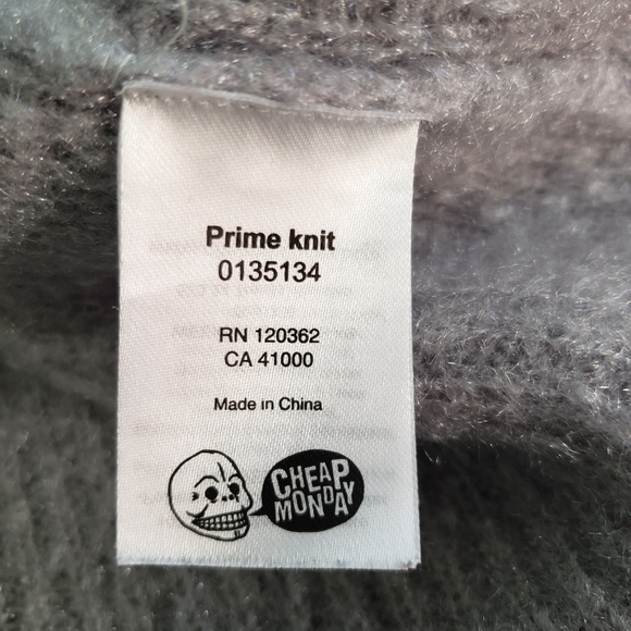 XS Fuzzy Cropped Gray Turtleneck Cheap Monday - Picture 3 of 6